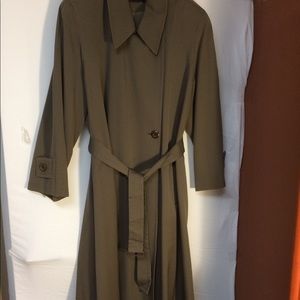 Gabardina Spring Cost